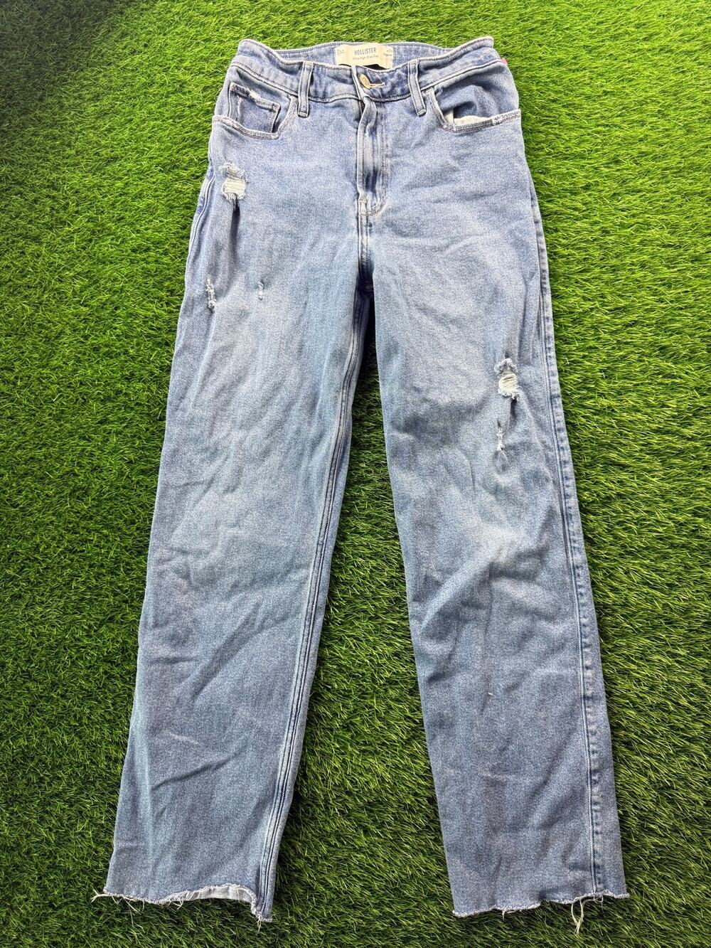 Hollister Ultra High Rise Dad Jeans Women's 2R W26 Light Wash Distressed Raw Hem